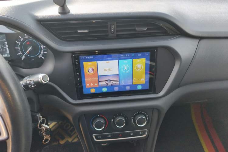 Used Chery Tiggo 3 2020 Million Global Edition 1.5L Manual Fashion Model Audio And AC Panel