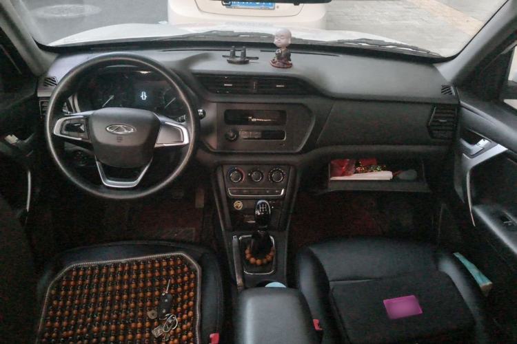 Used Chery Tiggo 3 2020 Million Global Edition 1.5L Manual Fashion Model Center Console