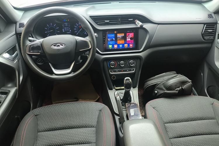 Used Chery Tiggo 3 2020 Million Global Edition 1.5L Manual Fashion Model Center Console