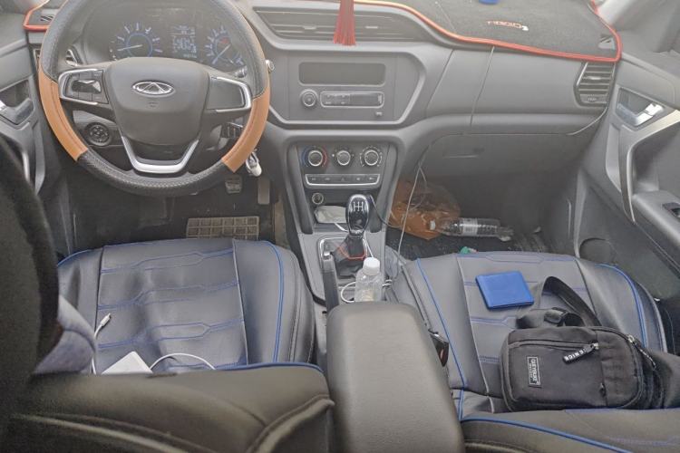 Used Chery Tiggo 3 2020 Million Global Edition 1.5L Manual Fashion Model Center Console