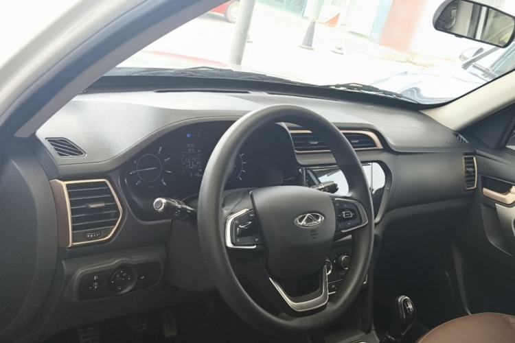 Used Chery Tiggo 3 2020 Million Global Edition 1.5L Manual Elite Model Center Console