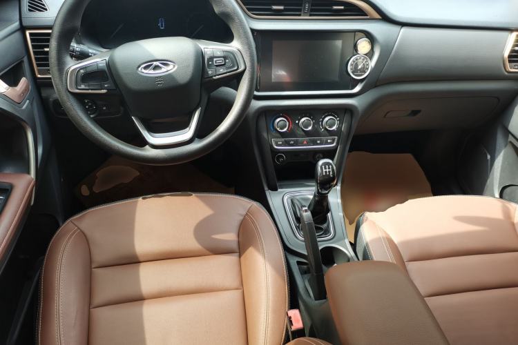 Used Chery Tiggo 3 2020 Million Global Edition 1.5L Manual Elite Model Center Console