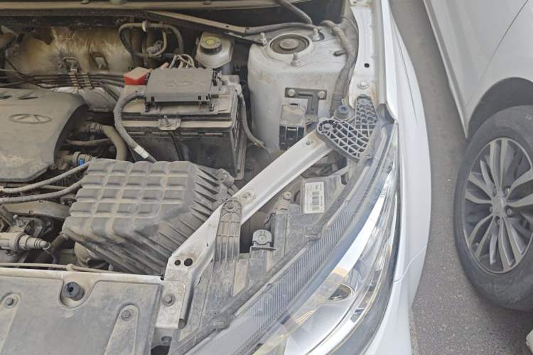Used Chery Tiggo 3 2020 Million Global Edition 1.5L Manual Fashion Model Engine Bay Left