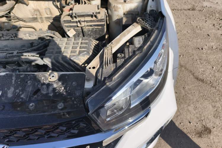 Used Chery Tiggo 3 2020 Million Global Edition 1.5L Manual Fashion Model Engine Bay Left
