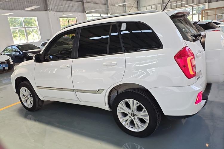 Used Chery Tiggo 3 2020 Million Global Edition 1.5L Manual Fashion Model Exterior 3