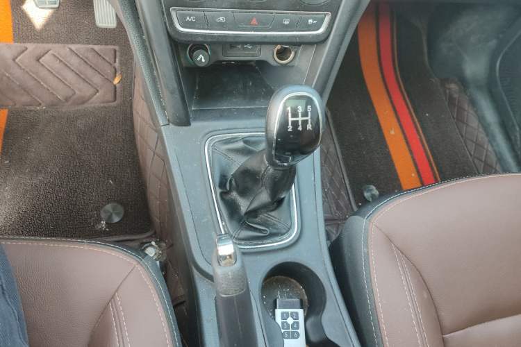 Used Chery Tiggo 3 2020 Million Global Edition 1.5L Manual Elite Model Gear Lever