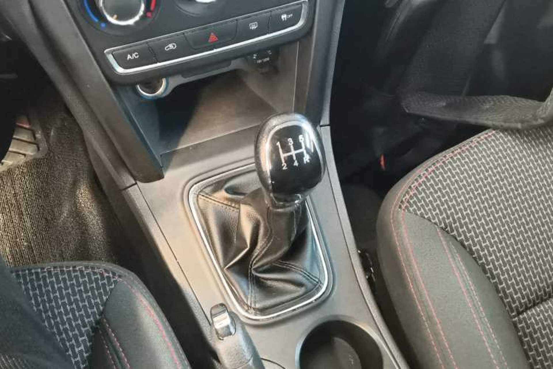 Used Chery Tiggo 3 2020 Million Global Edition 1.5L Manual Fashion Model Gear Lever