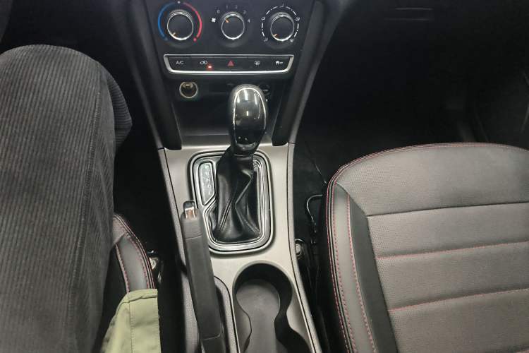 Used Chery Tiggo 3 2020 Million Global Edition 1.5T CVT Elite Model Gear Lever