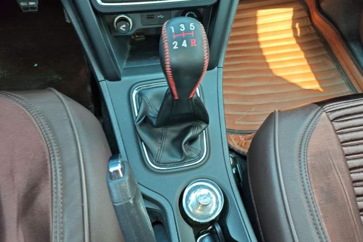 Used Chery Tiggo 3 2020 Million Global Edition 1.5L Manual Elite Model Gear Lever