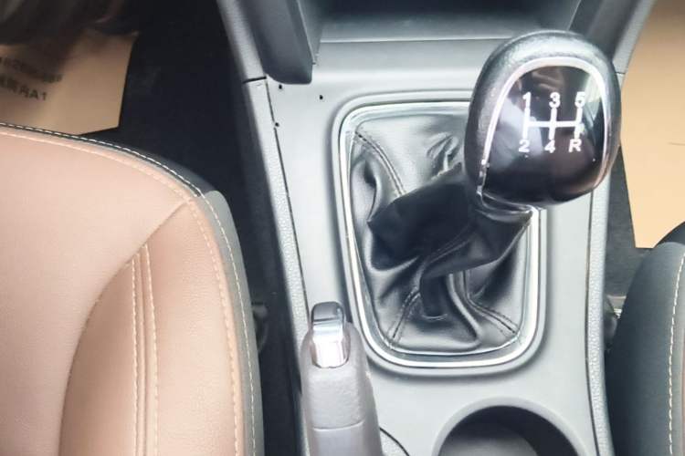 Used Chery Tiggo 3 2020 Million Global Edition 1.5L Manual Elite Model Gear Lever