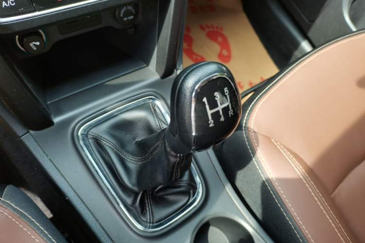 Used Chery Tiggo 3 2020 Million Global Edition 1.5L Manual Elite Model Gear Lever