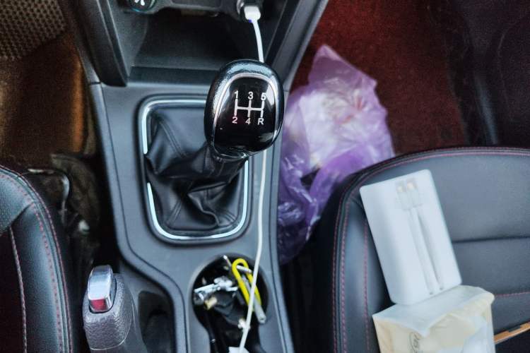 Used Chery Tiggo 3 2020 Million Global Edition 1.5L Manual Fashion Model Gear Lever