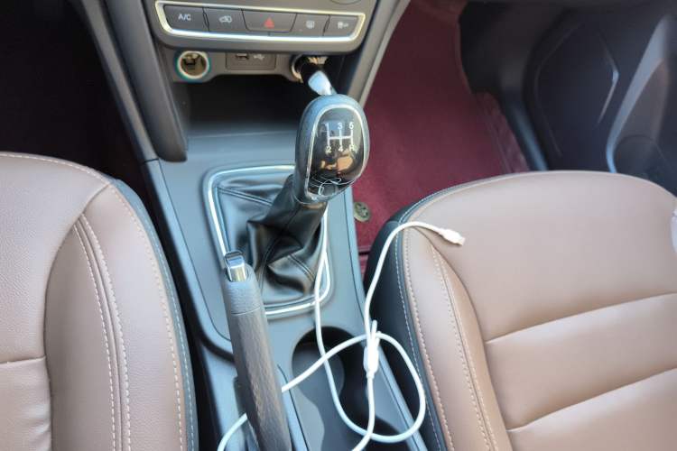 Used Chery Tiggo 3 2020 Million Global Edition 1.5L Manual Elite Model Gear Lever