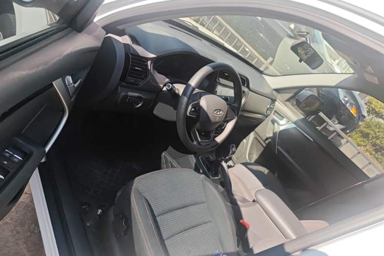 Used Chery Tiggo 3 2020 Million Global Edition 1.5L Manual Fashion Model Interior 3