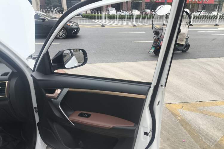 Used Chery Tiggo 3 2020 Million Global Edition 1.5L Manual Elite Model Interior 5