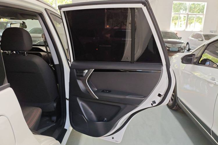 Used Chery Tiggo 3 2020 Million Global Edition 1.5L Manual Fashion Model Interior 6