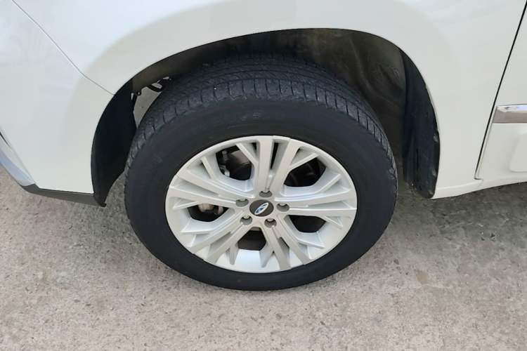 Used Chery Tiggo 3 2020 Million Global Edition 1.5L Manual Fashion Model Left Front Wheel Hub