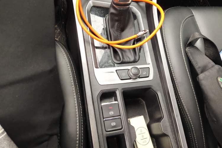 Used Chery Tiggo 3X 2021 Facelifted PLUS 1.5L CVT "Pukua" Red Jujube Edition Type I Gear Lever