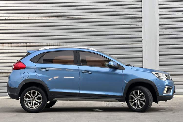 Used Chery Tiggo 3X 2017 1.5L Manual Fashion Edition Exterior 3