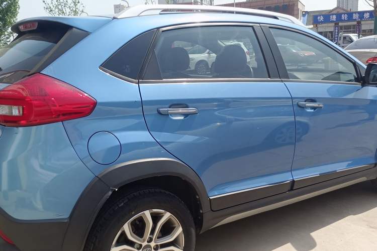 Used Chery Tiggo 3X 2017 1.5L Automatic Fashion Edition Exterior 5