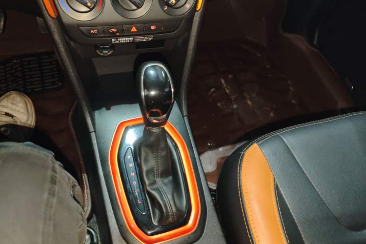 Used Chery Tiggo 3X 2017 1.5L Automatic Urban Edition Gear Lever