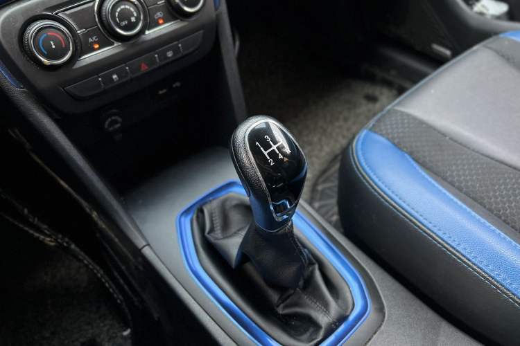 Used Chery Tiggo 3X 2017 1.5L Manual Fashion Edition Interior 4