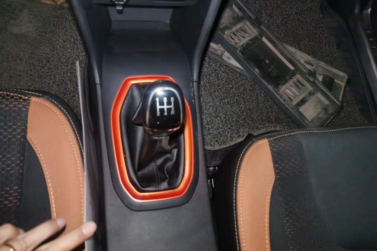 Used Chery Tiggo 3X 2017 1.5L Manual Urban Leading Edition Gear Lever