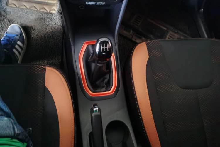 Used Chery Tiggo 3X 2017 1.5L Manual Urban Leading Edition Gear Lever