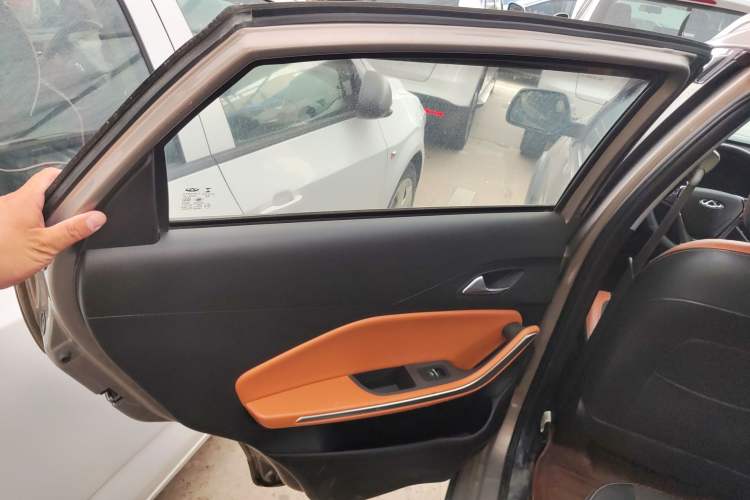 Used Chery Tiggo 3X 2017 1.5L Automatic Fashion Edition Interior 8