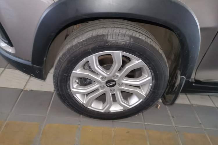Used Chery Tiggo 3X 2017 1.5L Manual Urban Leading Edition Left Front Wheel Hub