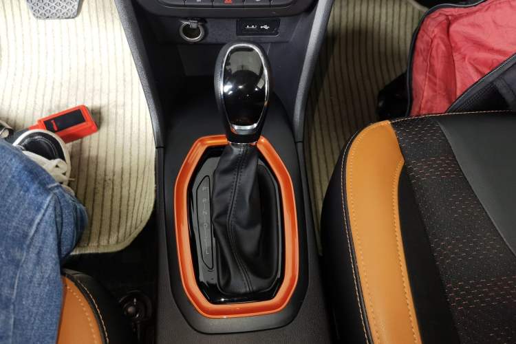 Used Chery Tiggo 3X 2017 1.5L Automatic Fashion Edition Gear Lever