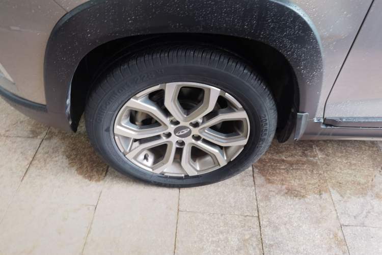 Used Chery Tiggo 3X 2017 1.5L Automatic Fashion Edition Left Front Wheel Hub