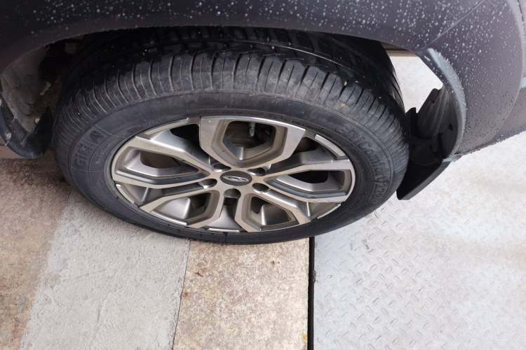 Used Chery Tiggo 3X 2017 1.5L Automatic Fashion Edition Left Rear Wheel Hub