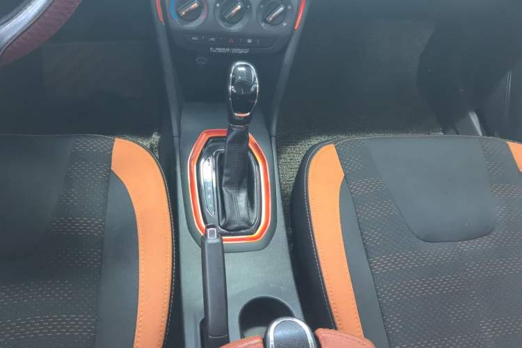 Used Chery Tiggo 3X 2017 1.5L Automatic Urban Leading Edition Gear Lever