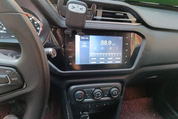 Used Chery Tiggo 3X 2017 1.5L Manual Fashion Edition Audio And AC Panel