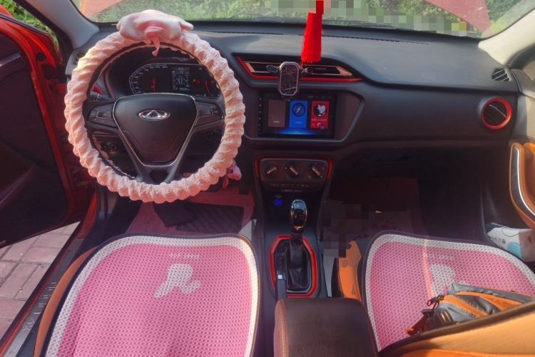 Used Chery Tiggo 3X 2017 1.5L Automatic Fashion Edition Center Console