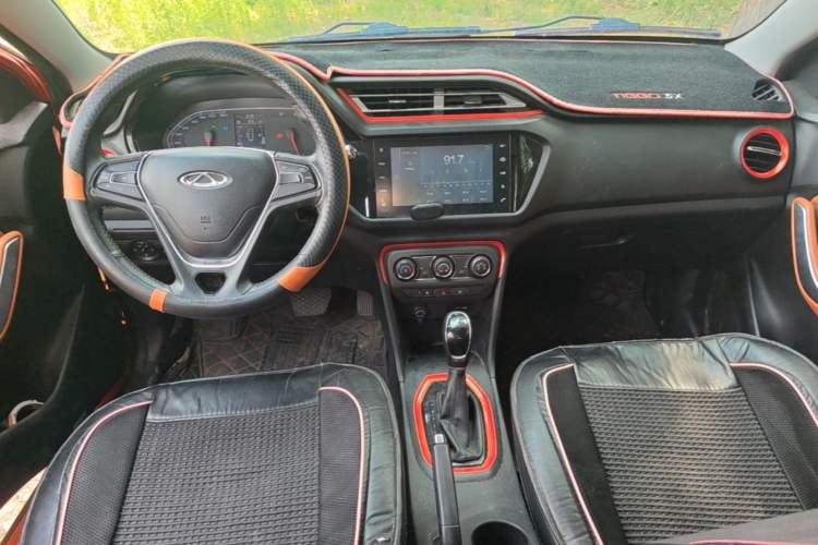 Used Chery Tiggo 3X 2017 1.5L Automatic Fashion Edition Center Console