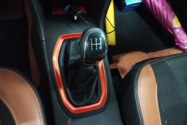 Used Chery Tiggo 3X 2017 1.5L Manual Luxury Edition Gear Lever
