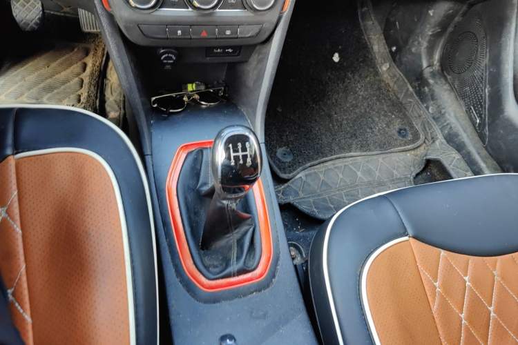 Used Chery Tiggo 3X 2017 1.5L Manual Fashion Edition Gear Lever