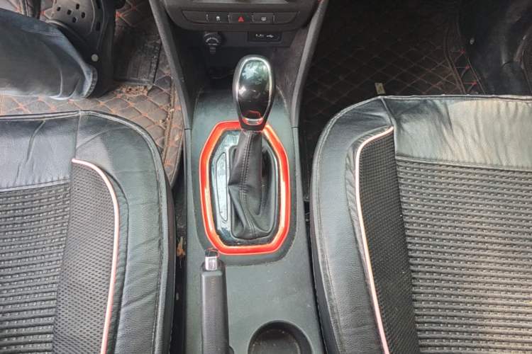 Used Chery Tiggo 3X 2017 1.5L Automatic Fashion Edition Gear Lever