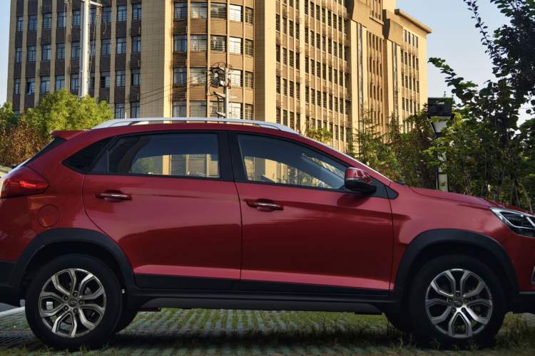 Used Chery Tiggo 3X 2017 1.5L Automatic Fashion Edition Exterior 9