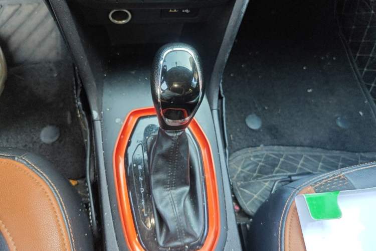 Used Chery Tiggo 3X 2017 1.5L Automatic Fashion Edition Gear Lever