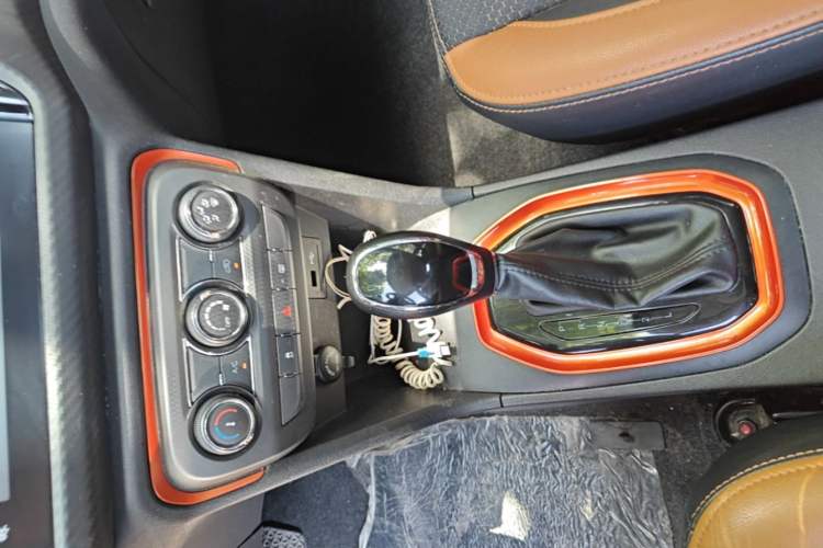 Used Chery Tiggo 3X 2017 1.5L Automatic Fashion Edition Gear Lever