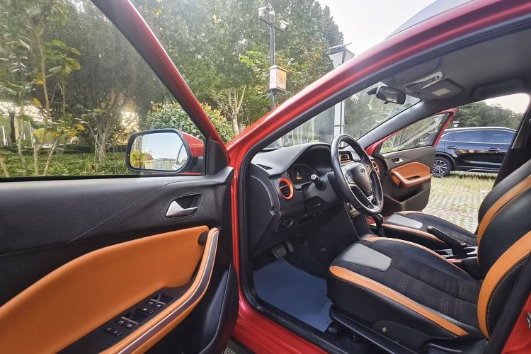 Used Chery Tiggo 3X 2017 1.5L Automatic Fashion Edition Interior 2