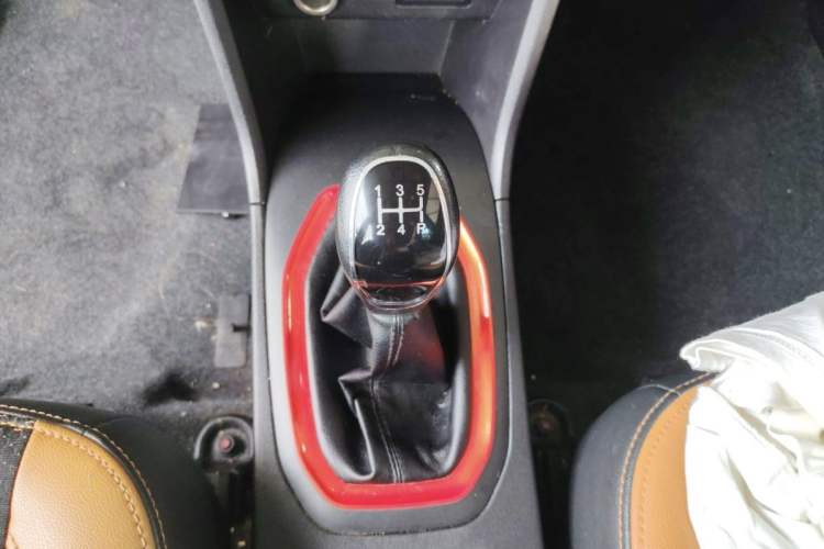 Used Chery Tiggo 3X 2017 1.5L Manual Fashion Edition Interior 3