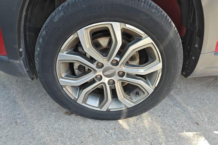 Used Chery Tiggo 3X 2017 1.5L Automatic Fashion Edition Left Front Wheel Hub