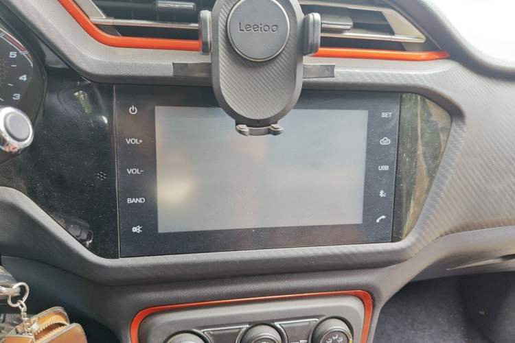 Used Chery Tiggo 3X 2017 1.5L Automatic Luxury Edition Audio And AC Panel