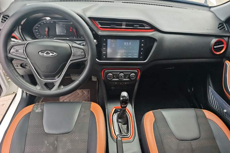 Used Chery Tiggo 3X 2017 1.5L Automatic Luxury Edition Center Console