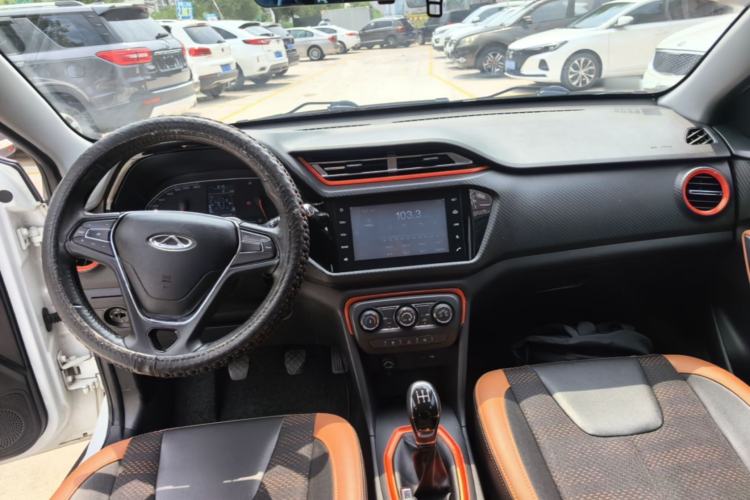Used Chery Tiggo 3X 2017 1.5L Manual Luxury Edition Center Console
