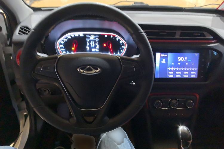 Used Chery Tiggo 3X 2017 1.5L Automatic Fashion Edition Center Console